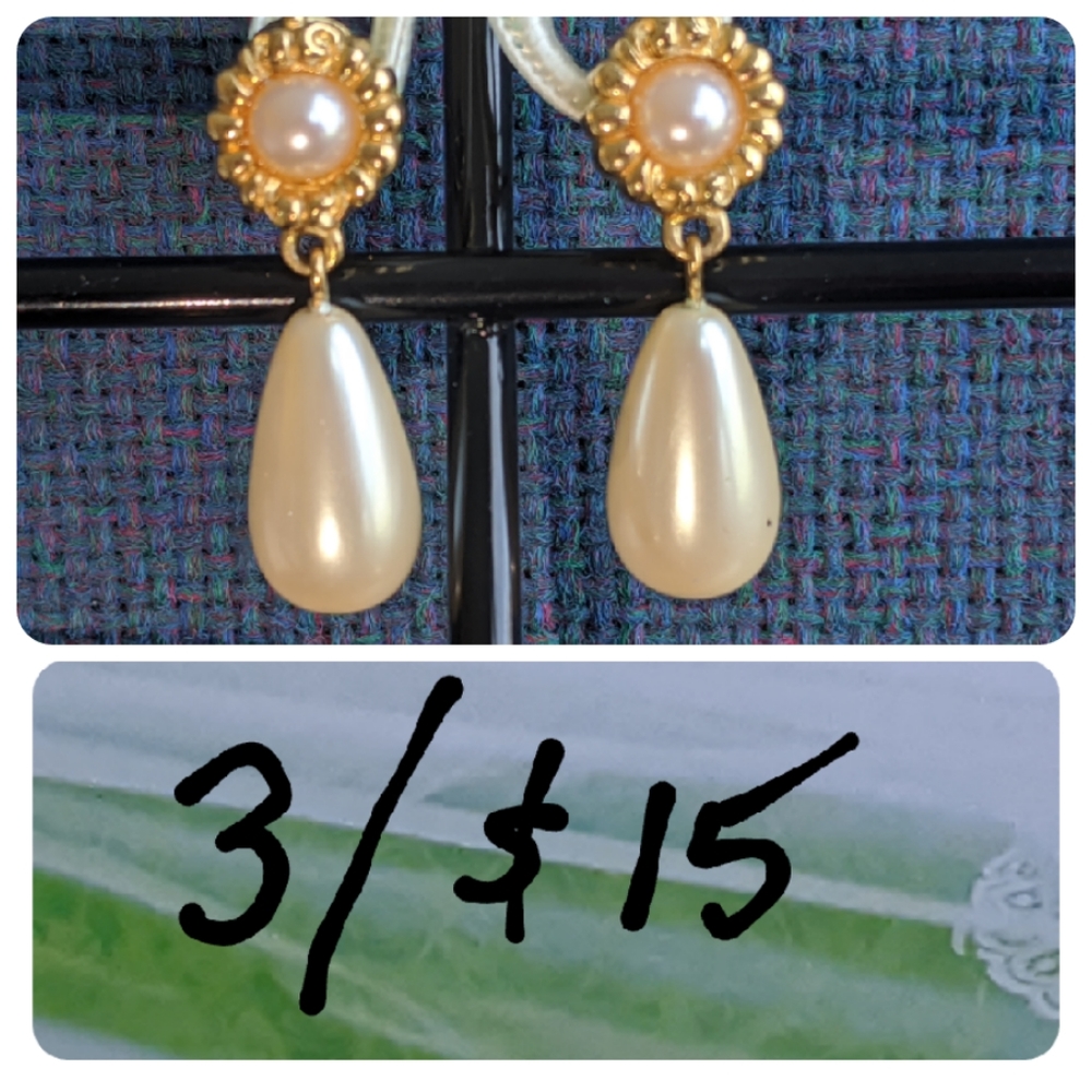 ✨Ivory and Gold Earrings